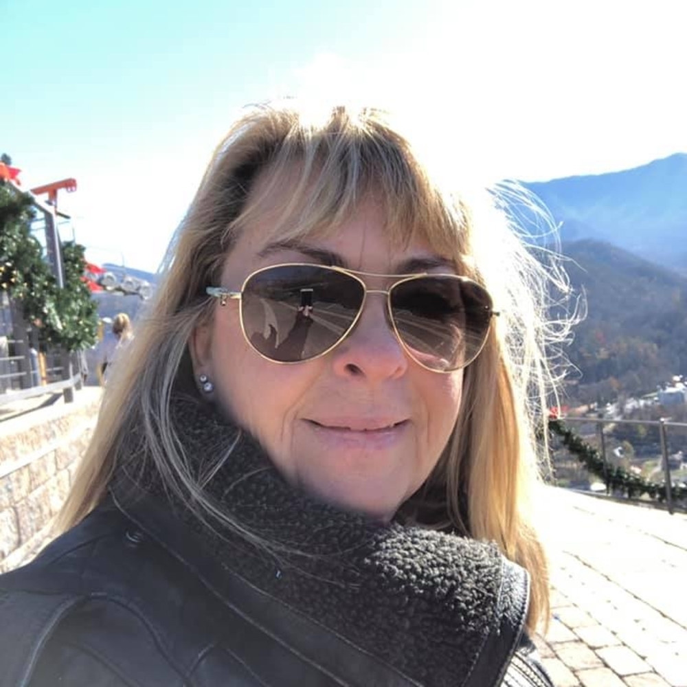 Meet your Posher, Eve